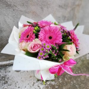 Bouquet of roses and gerberas