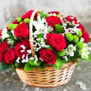 Basket with roses and alstromerias
